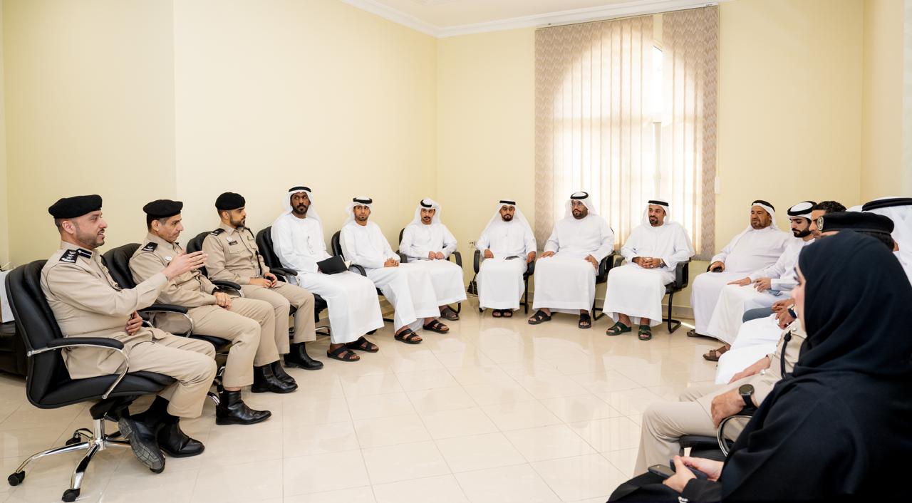 شرطة الشارقة تنظم جلسة حوارية مع المتعاملين